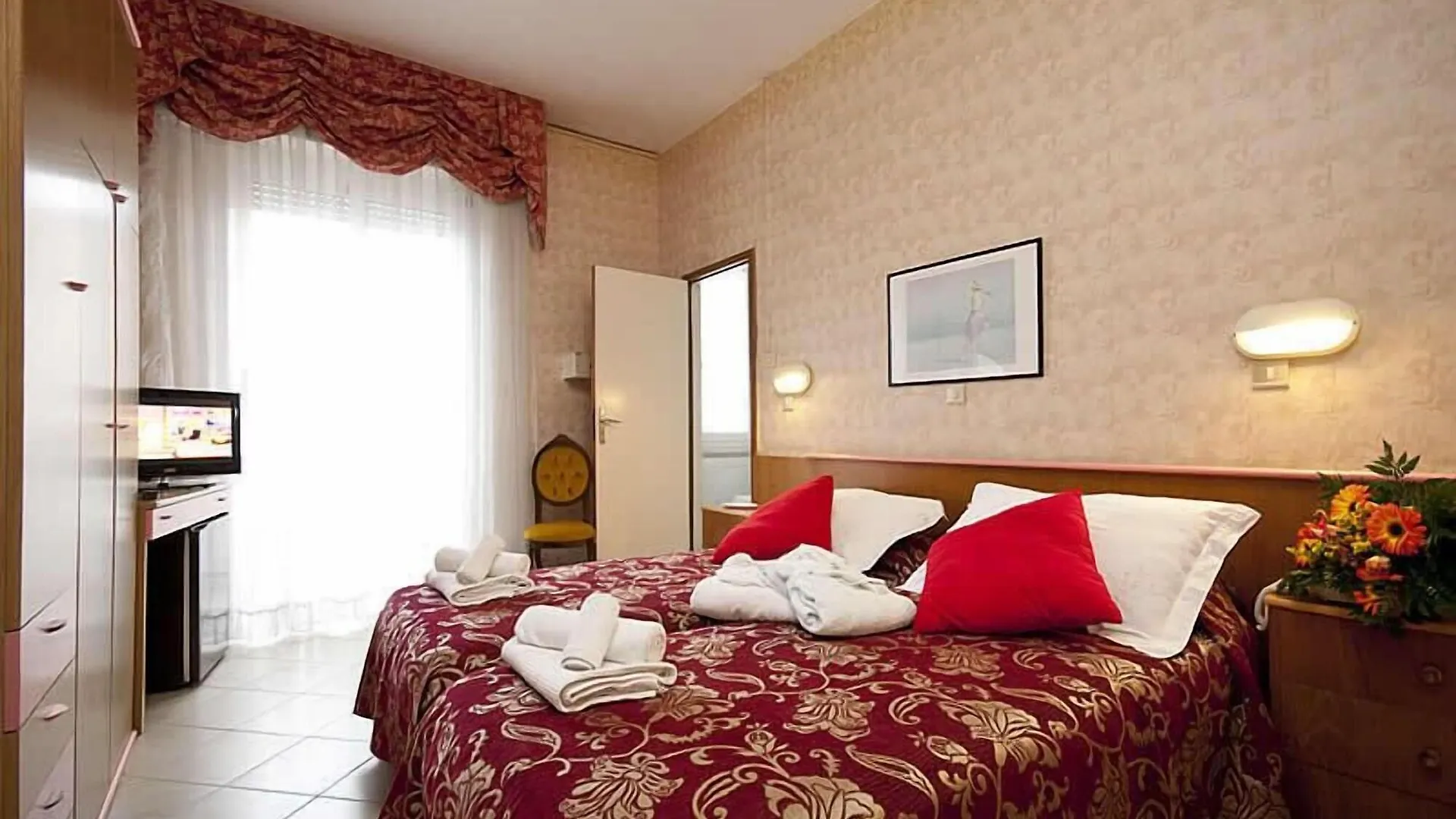 Hotel Spiaggia Marconi 리미니