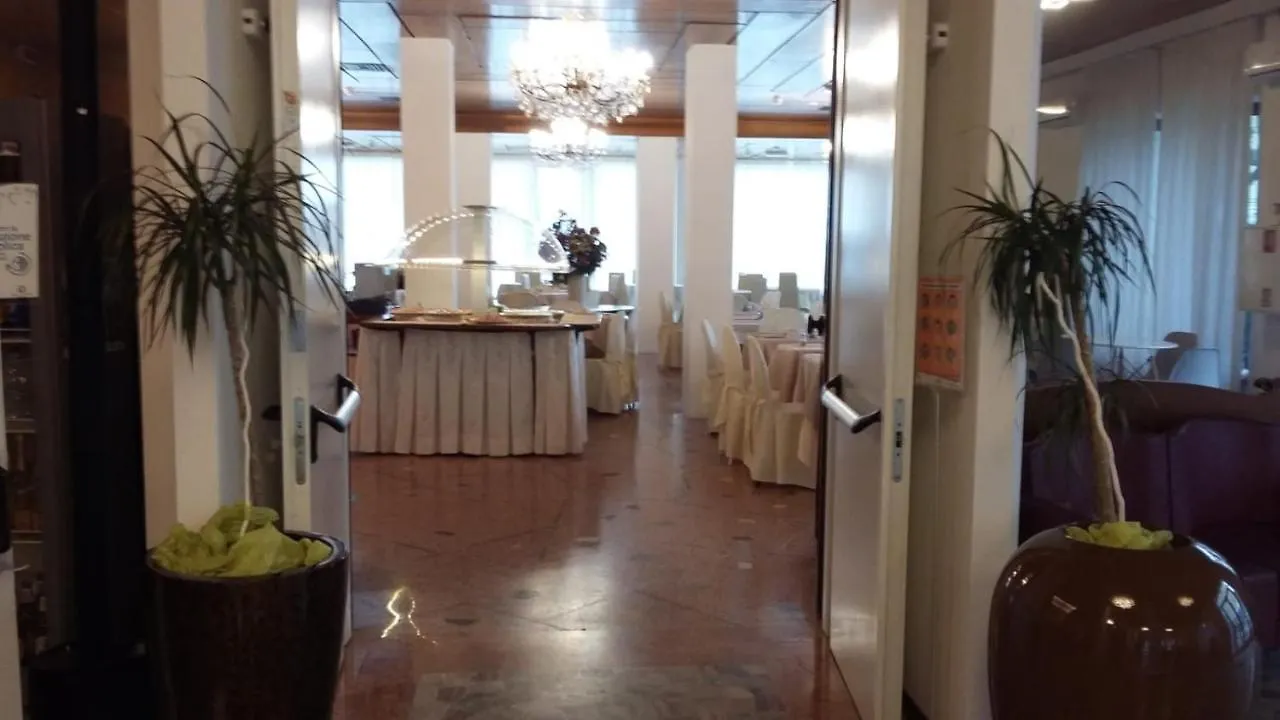 ***  Hotel Spiaggia Marconi 리미니 이탈리아