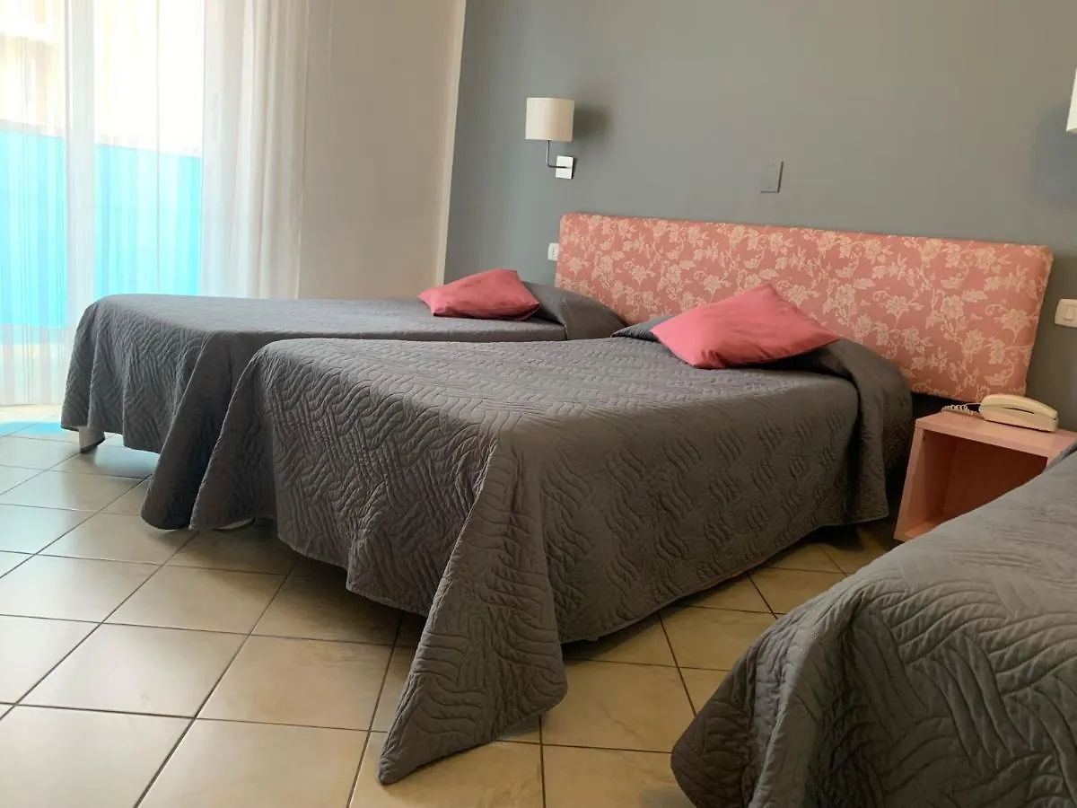 Hotel Spiaggia Marconi 리미니 3*,