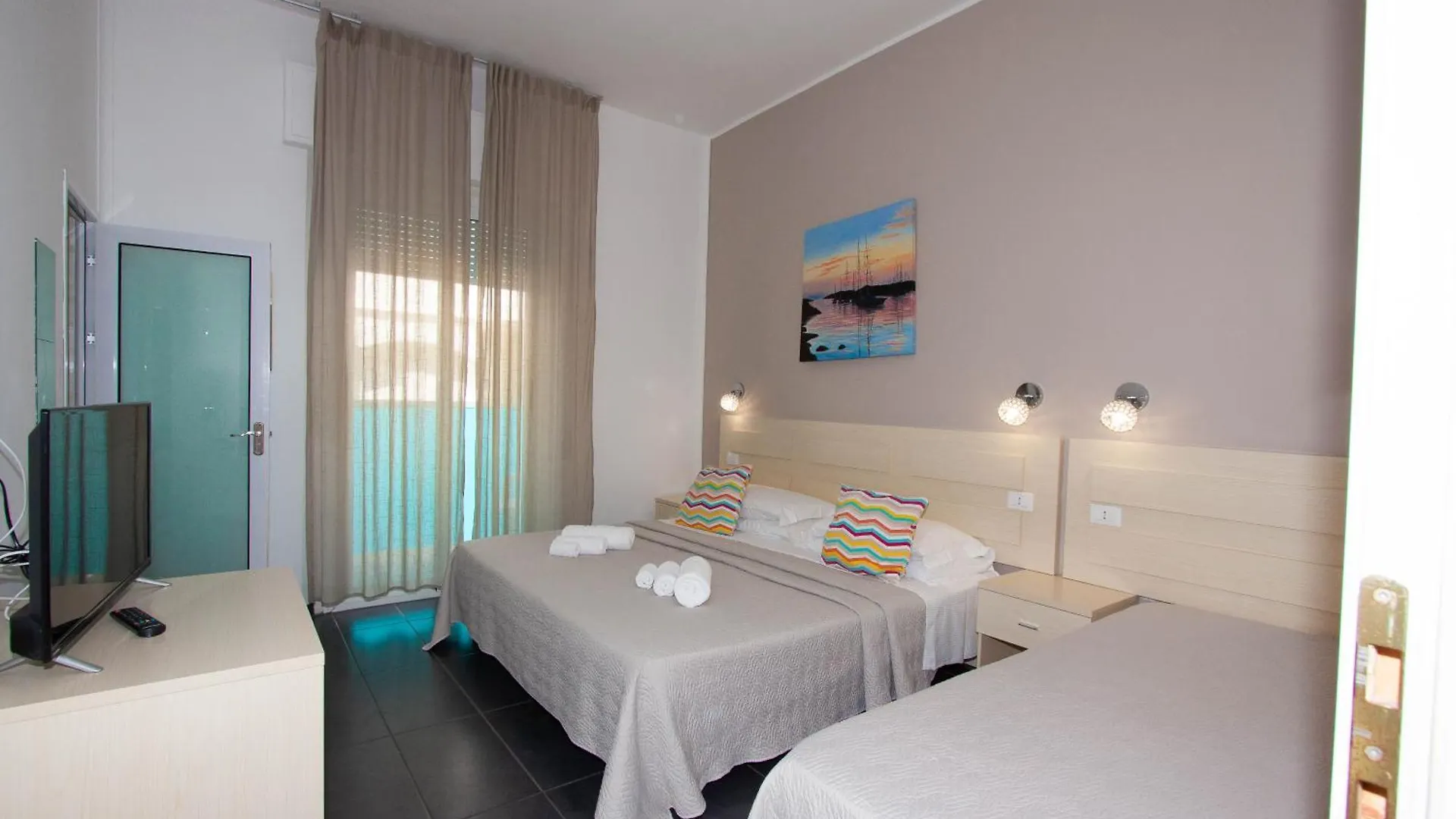Hotel Spiaggia Marconi 리미니